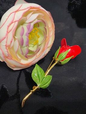 Vintage Long Stem Single Red Rose Brooch
